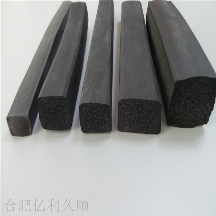 环卫垃圾箱橡胶发泡防尘密封条 守护清洁与温度的无声卫士